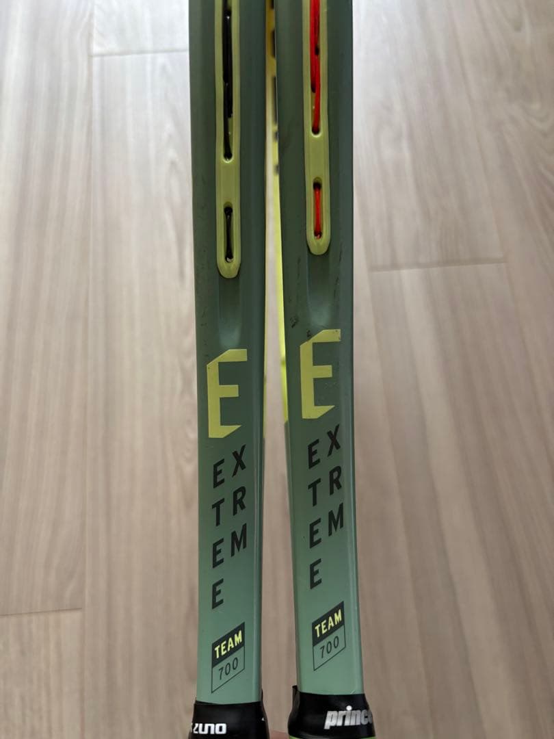 テニスラケット 緑/黄色 中型グリップ