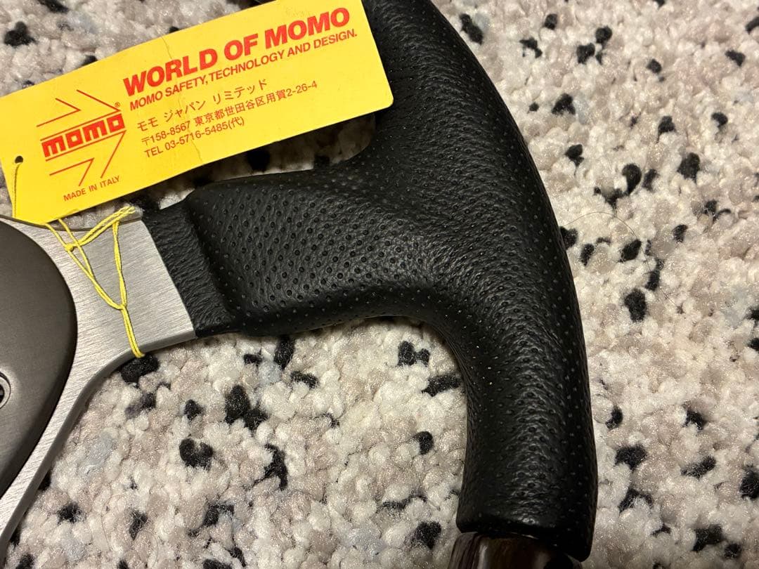 MOMO ステアリング　ファイター　350mm F-31 新品未使用　廃盤　キズ