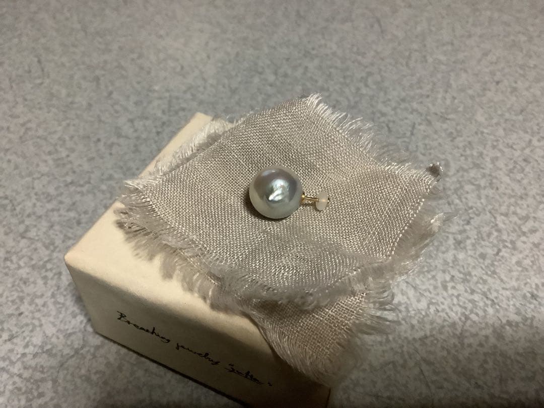 su Ha ピアス　“daughter” 真珠のシングルピアス /セミラウンド