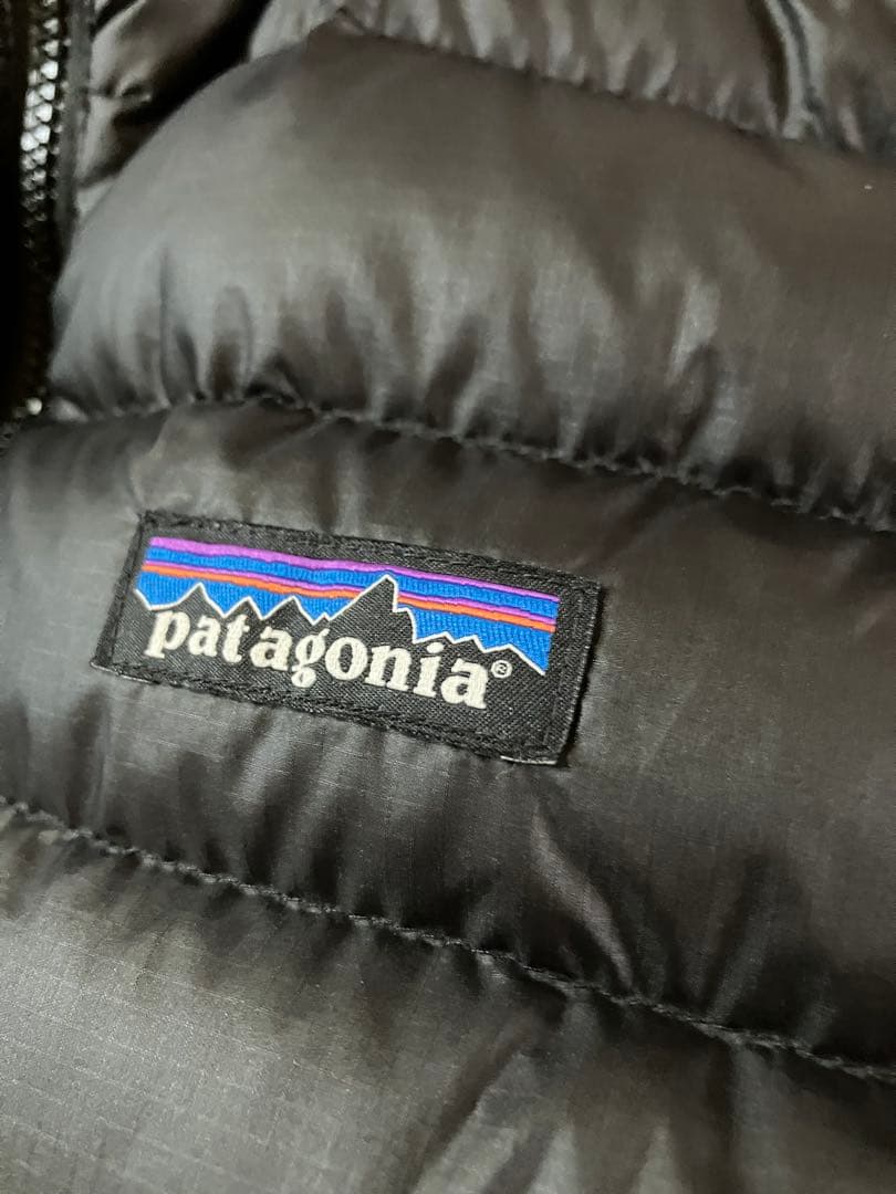patagoniaパタゴニアメンズダウンセーターベスト黒サイズSほぼ新品