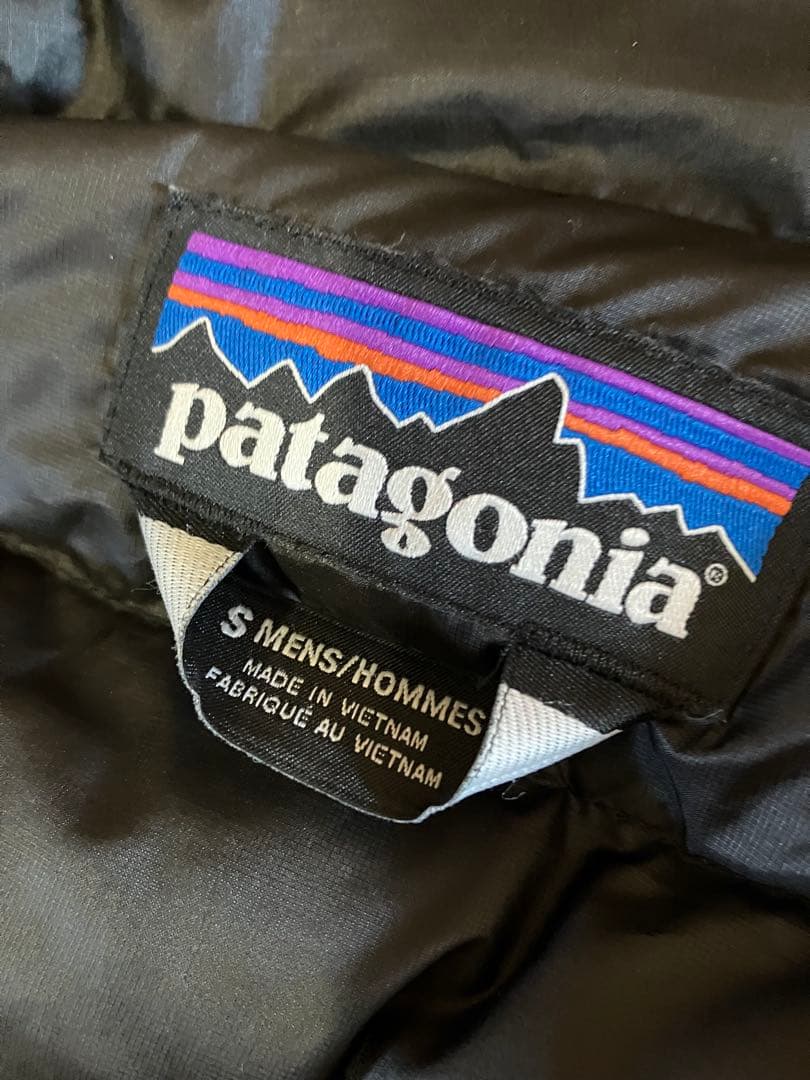 patagoniaパタゴニアメンズダウンセーターベスト黒サイズSほぼ新品