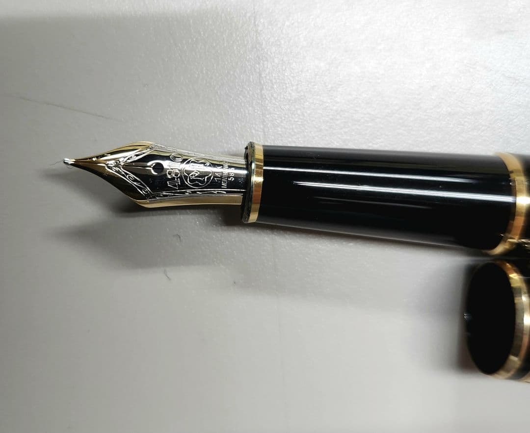 MONTBLANC 黒 万年筆小型