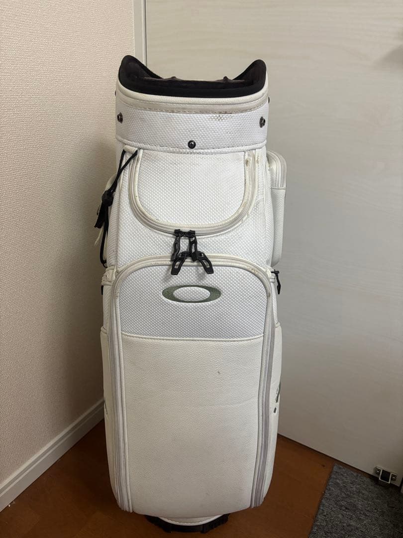 オークリー スカルデザイン　キャディバッグ　ホワイト