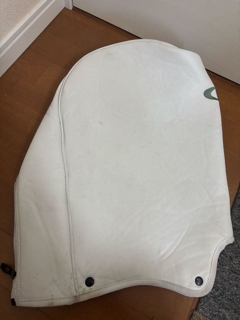 オークリー スカルデザイン　キャディバッグ　ホワイト