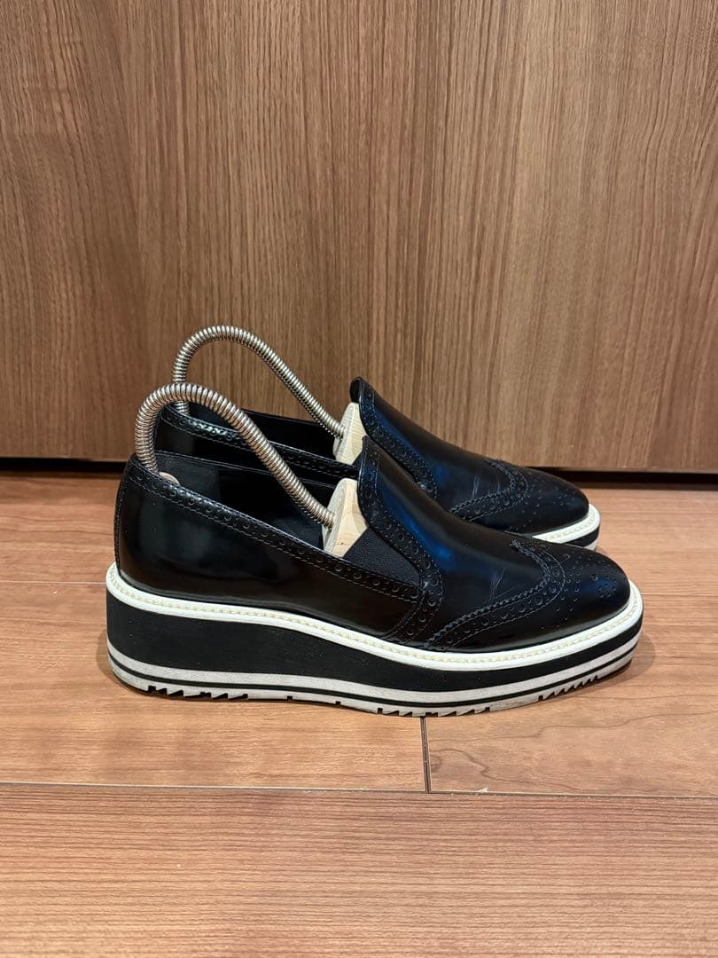 PRADA プラダ ローファー スリッポン 革靴 ウィングチップ 黒 35