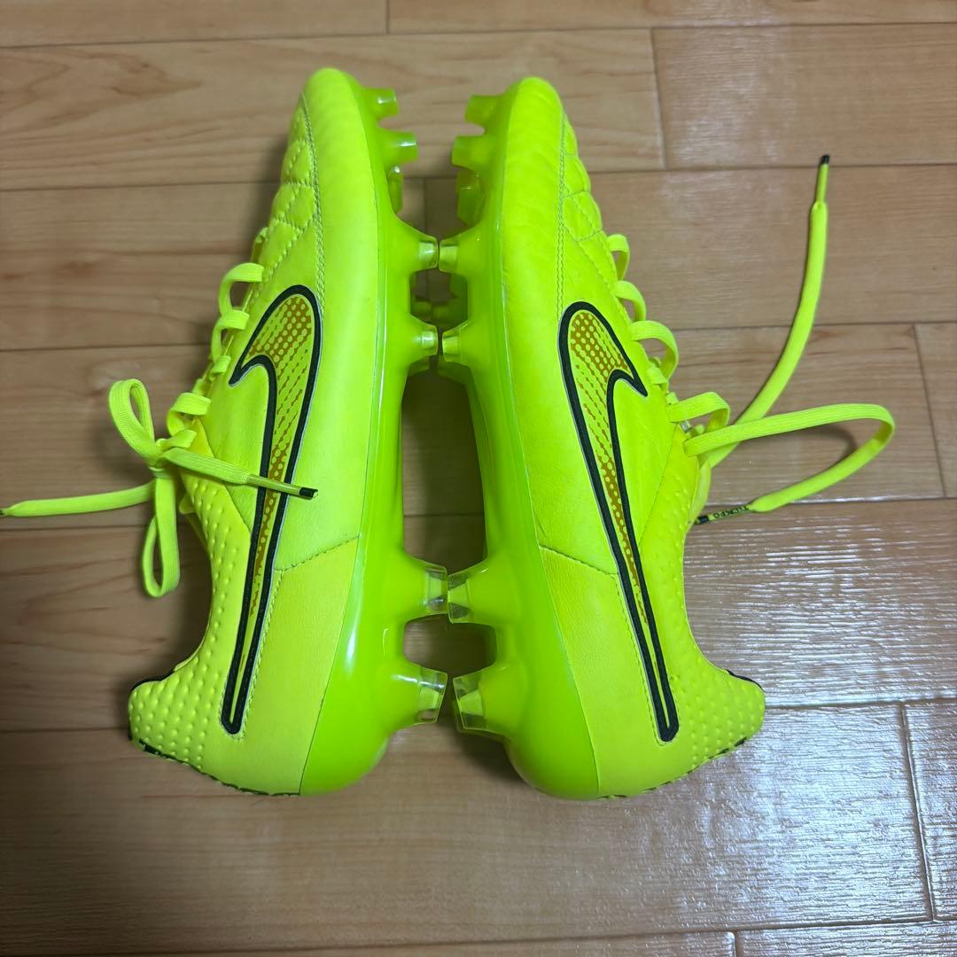 ナイキ ティエンポレジェンド5 FG ACC 25.5cm