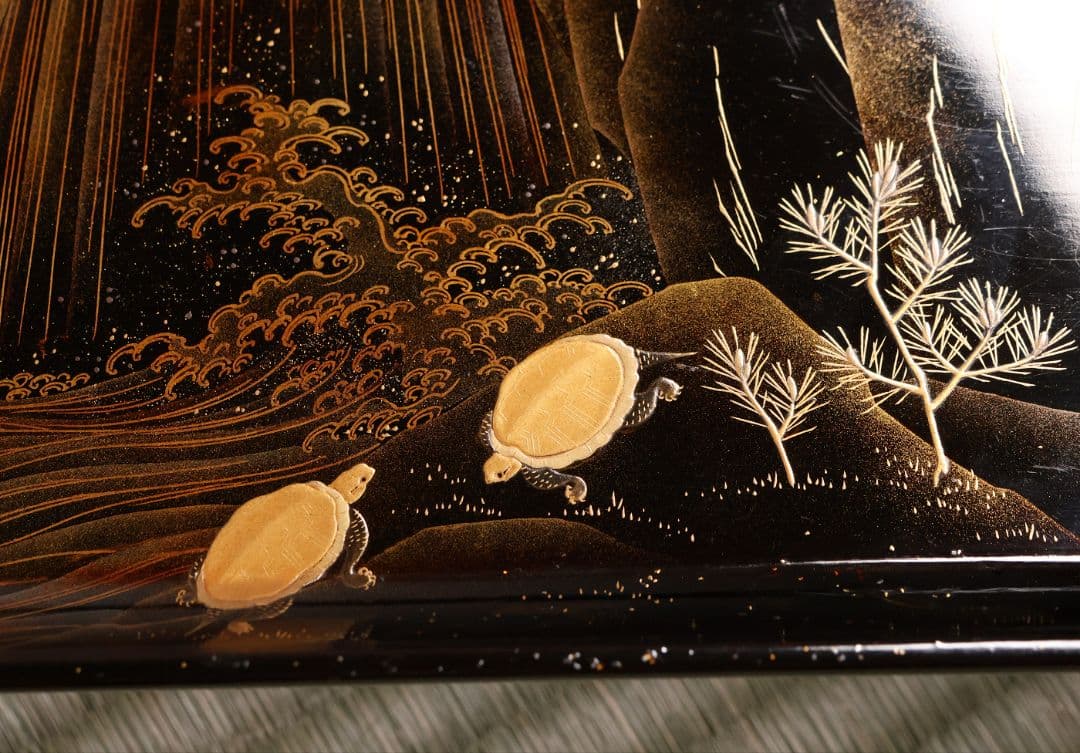 漆芸 山水松竹梅 蝋色塗硯蓋形座附膳 十客 金蒔絵 四方膳 蓬莱鶴亀【CM390