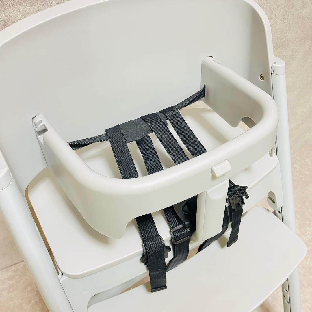 未使用　NOVUS ノウス　ベビー　ハイチェア　高さ調節　ベルト　テーブル　完備