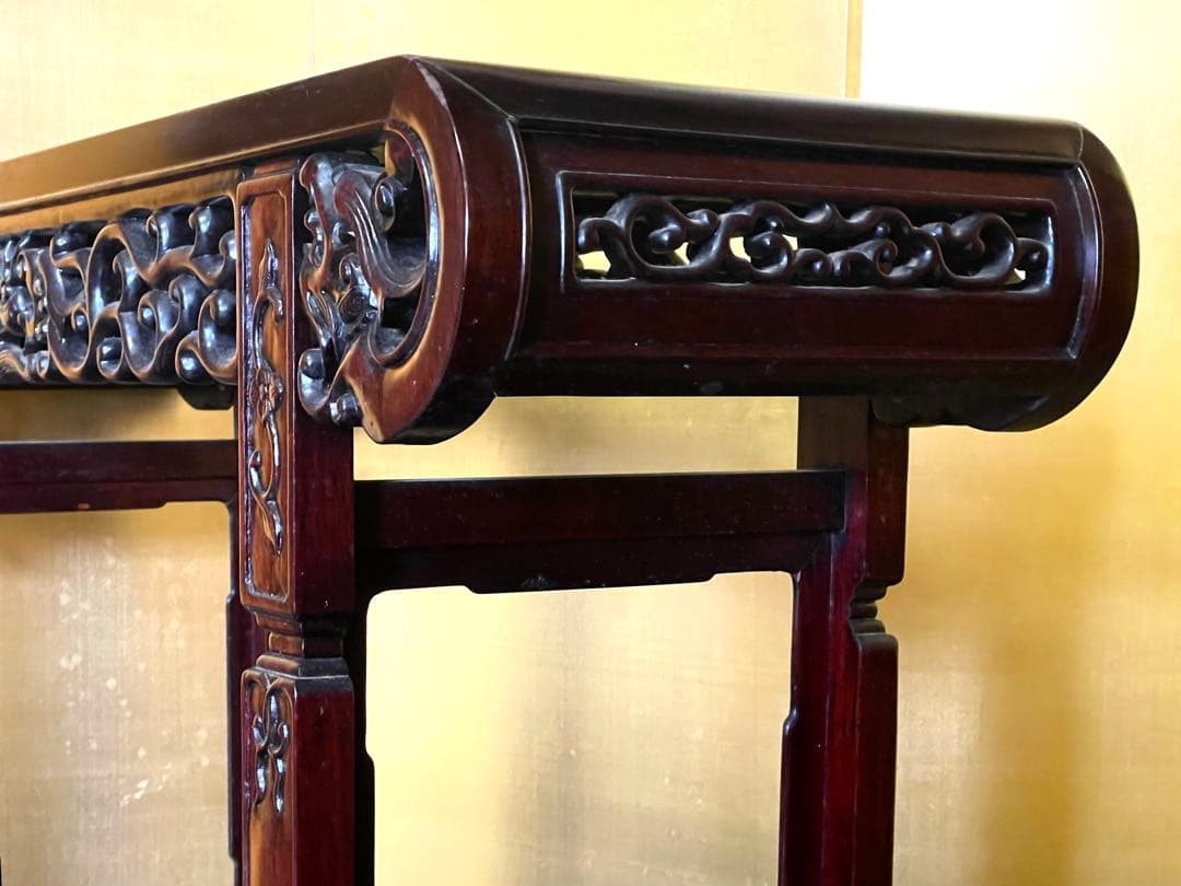 「母」 中国美術 龍唐草彫 祭壇 テーブル 19世紀～唐木 紫檀 飾り台 花台