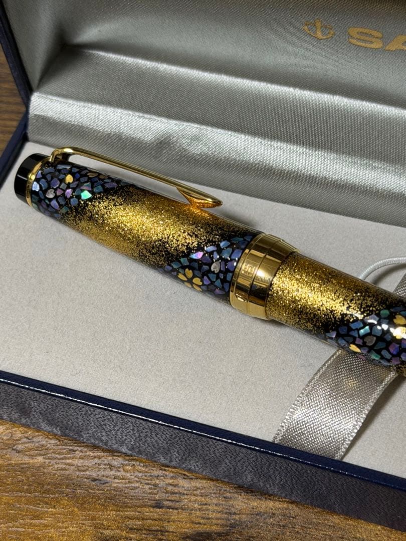 新品未使用　内閣総理大臣　特別慰労品 螺鈿蒔絵 桜流れ セーラー　万年筆　M