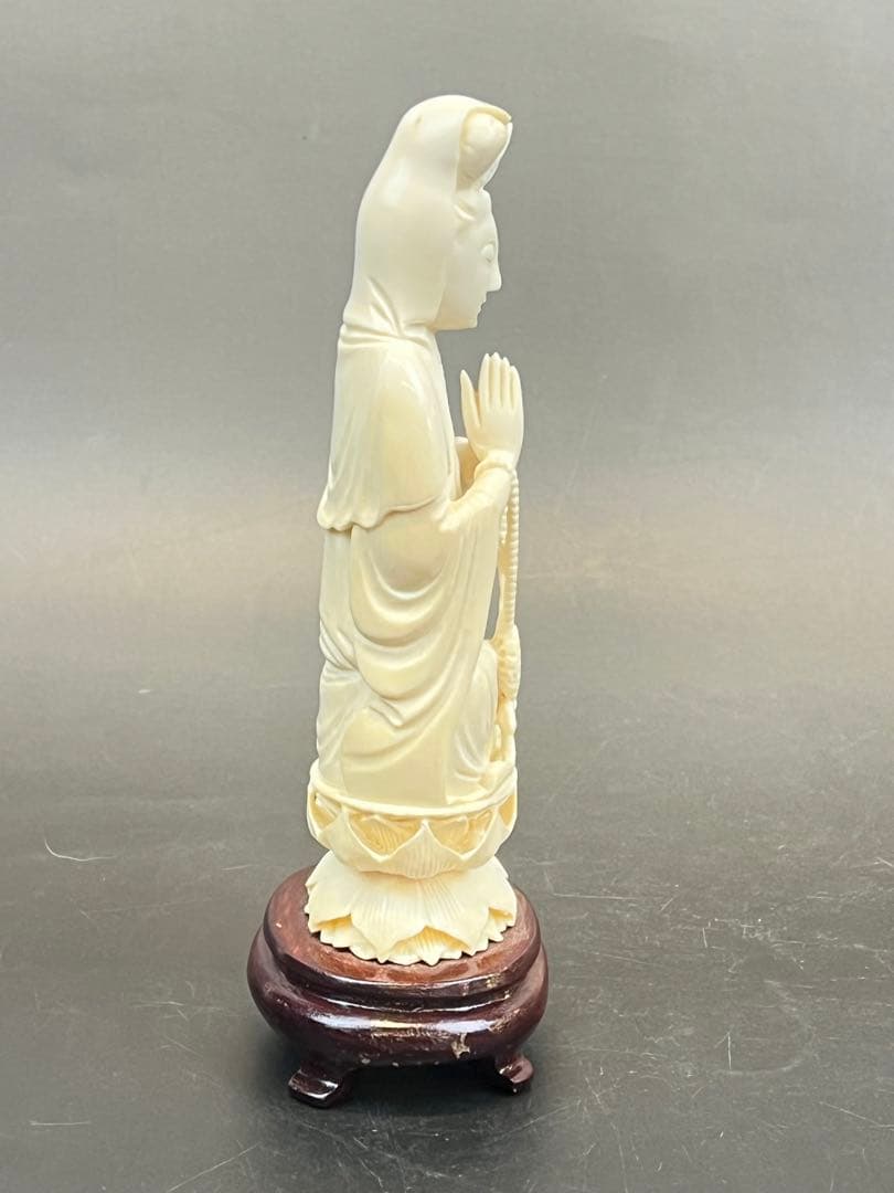 極上観音像　置物　高さ約18㎝/250g 送料込み￼