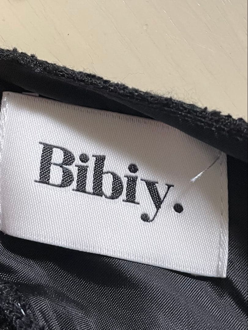 Bibiy. BIANCA BLOSSOM TOP 〔BLACK〕