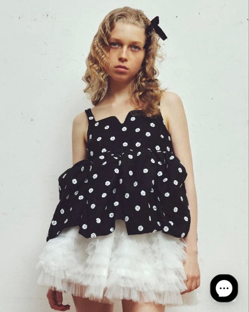 Bibiy. BIANCA BLOSSOM TOP 〔BLACK〕