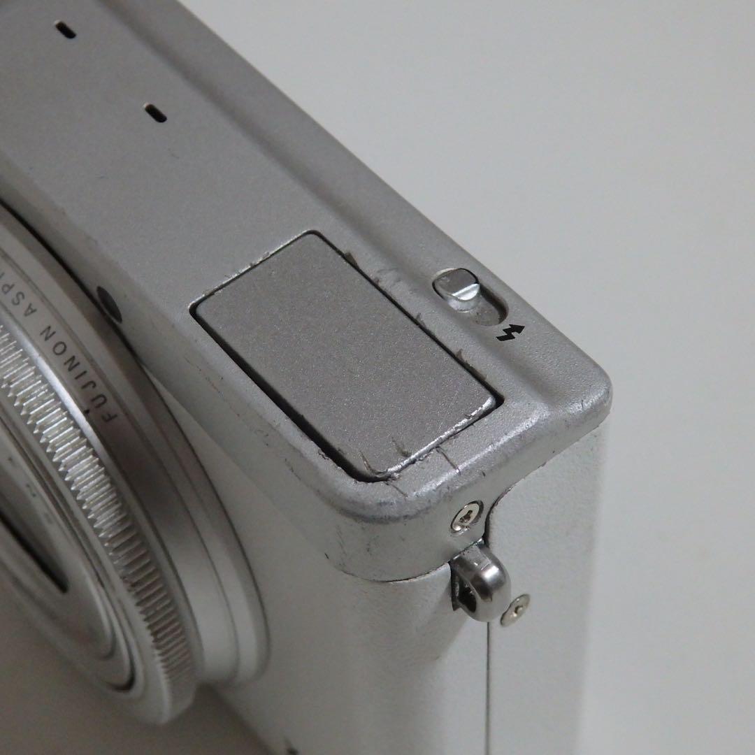 Fujifilm XQ2 ホワイト フジフイルム　ジャンク
