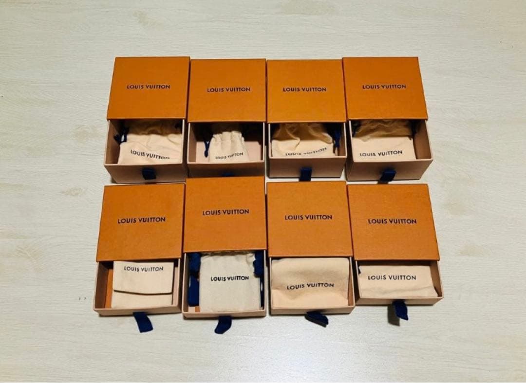 LOUIS VUITTON ギフトボックス　アクセサリー空箱