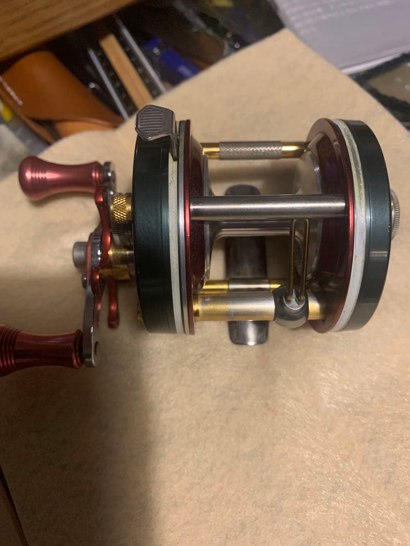 ま*る様 五十鈴 BC700 ベイトリール　五十鈴工業　ブライトリバーABU50