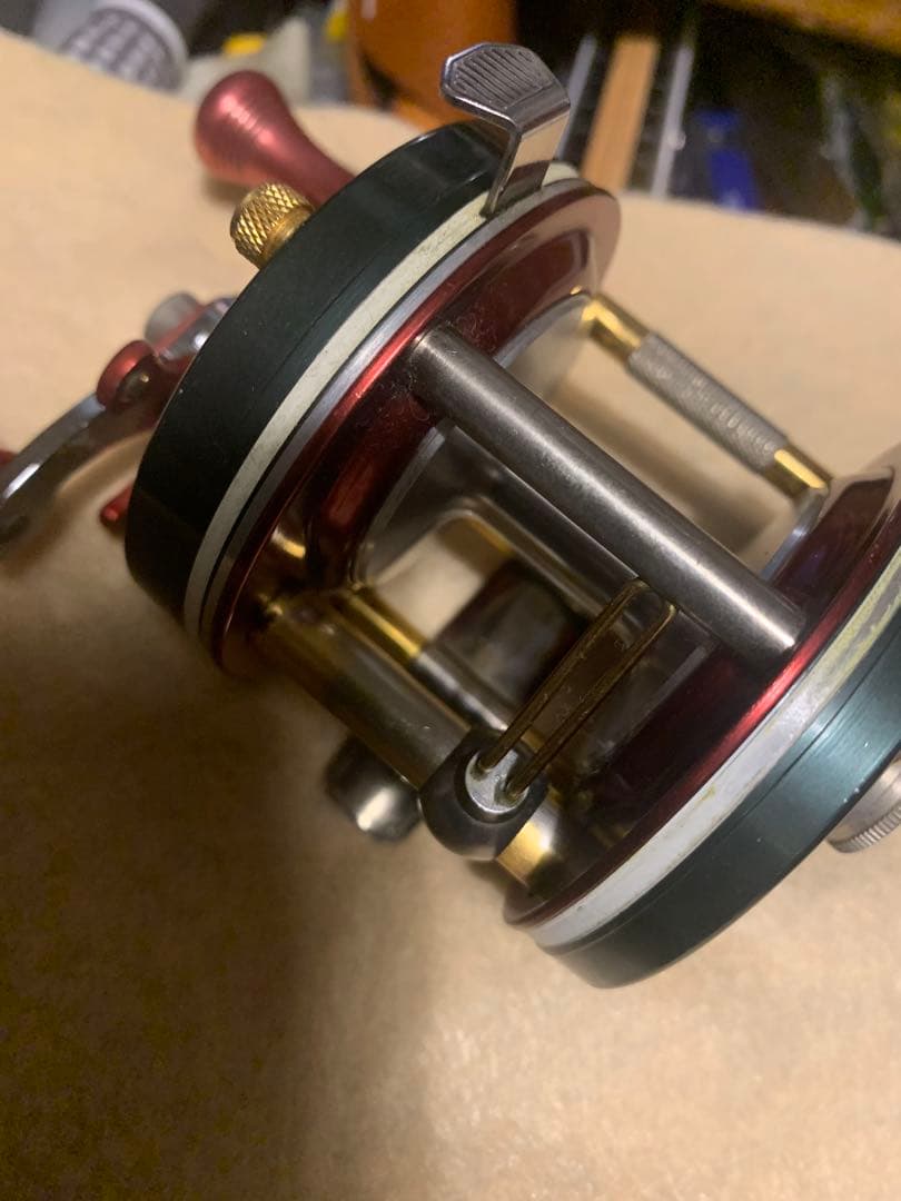 ま*る様 五十鈴 BC700 ベイトリール　五十鈴工業　ブライトリバーABU50