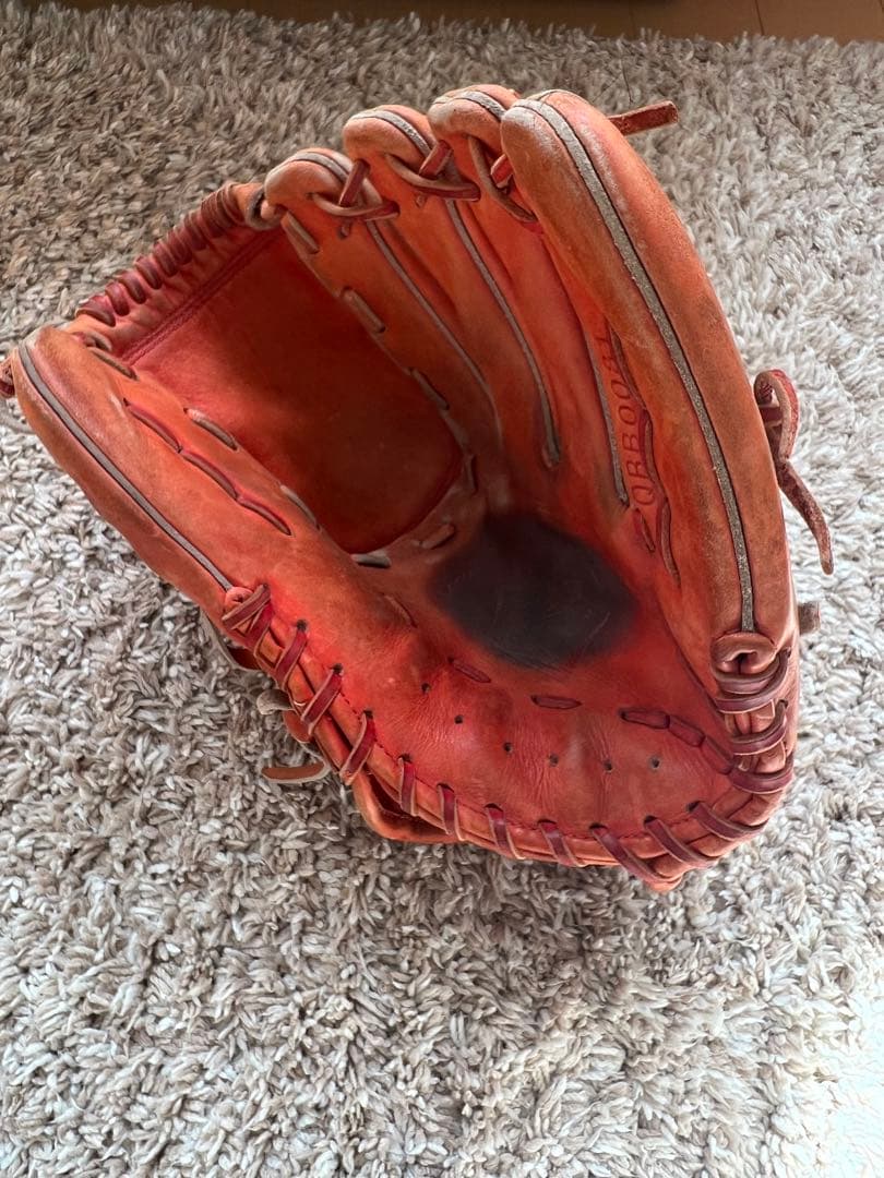 硬式　投手様グローブ　アンダーアーマー オレンジ色