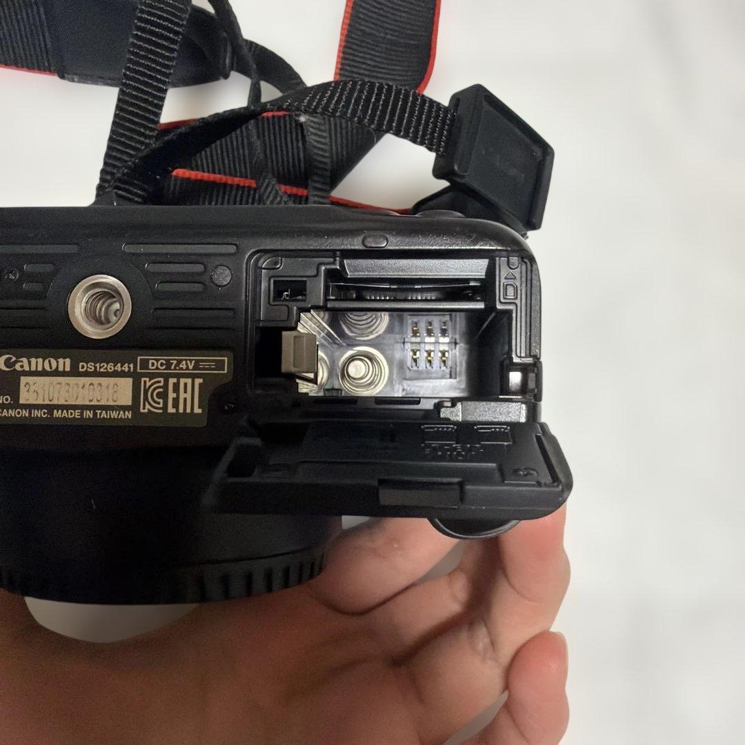 〈美品〉Canon EOS Kiss x7 デジタル一眼レフカメラ