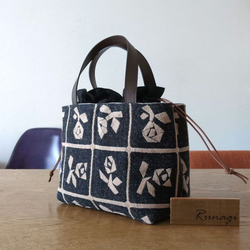 【1564】あおりポケットの巾着バッグ＊ミナペルホネン