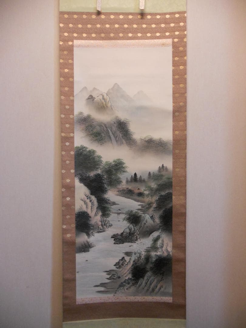 掛け軸 暁香 彩色山水之図 絹本 希少 軸装 茶道具 掛軸 美品 です。