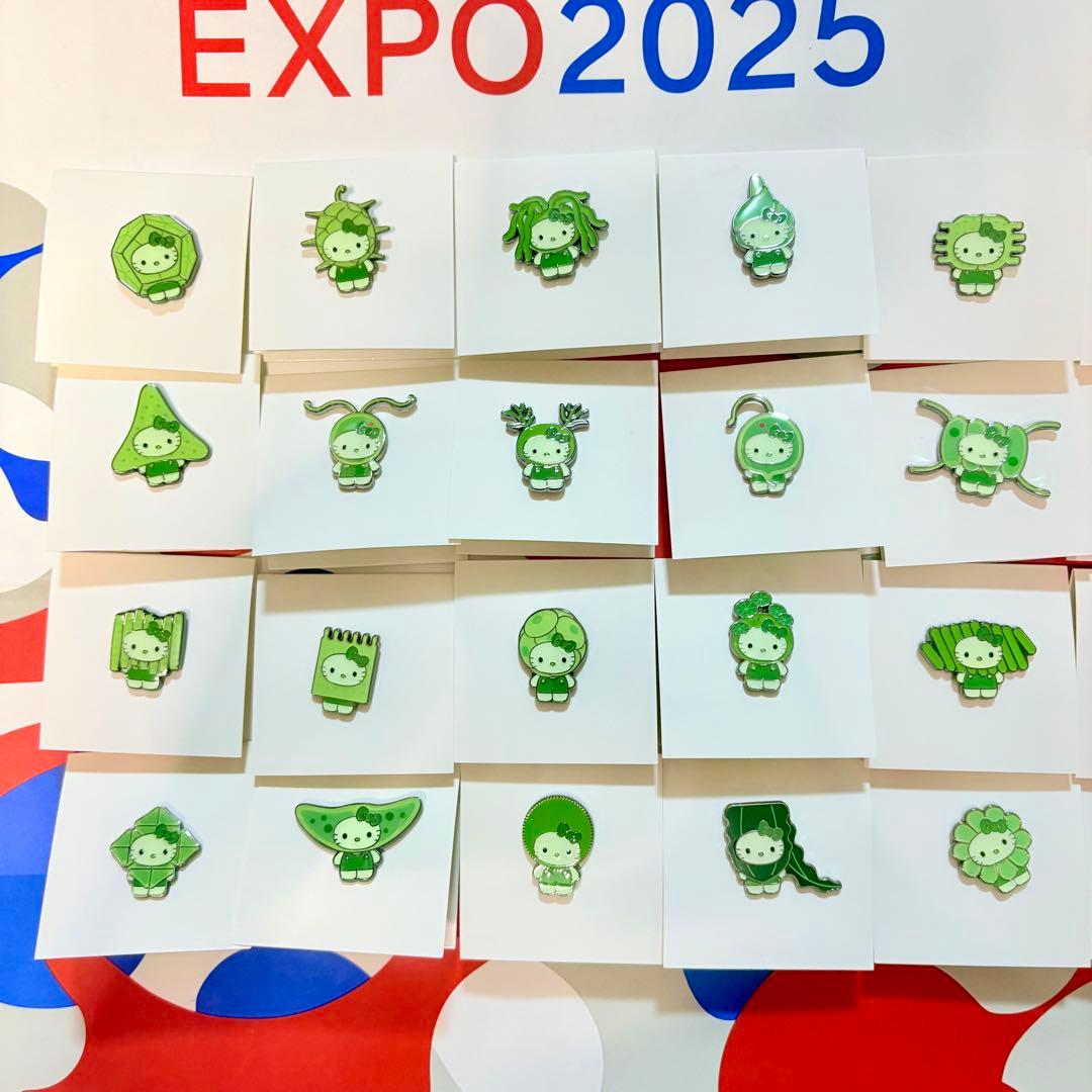 大阪関西万博　日本館　藻キティ　シークレットピンバッジ　コンプリート　32種類