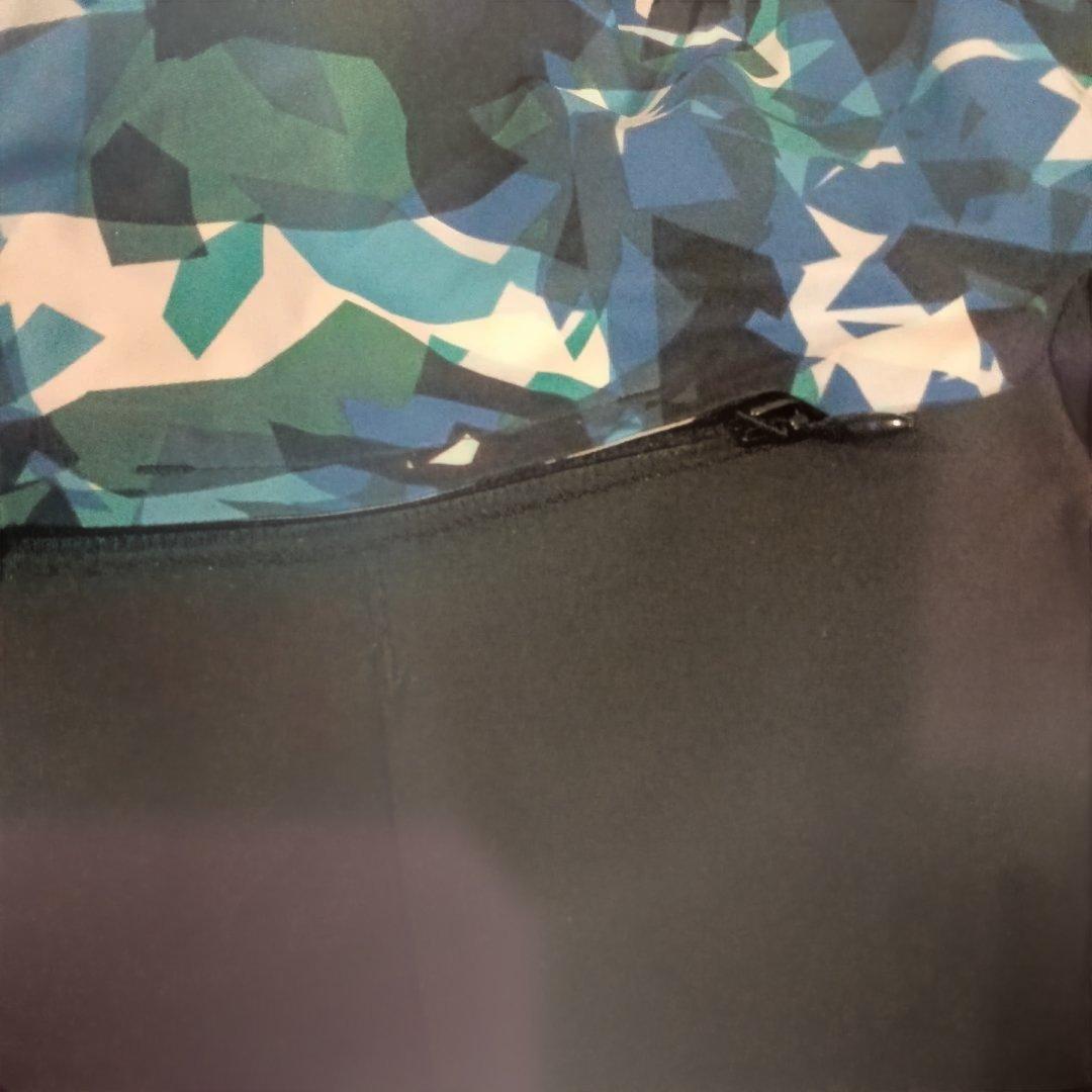 DESCENTE 157～163㌢　スキージャケット(収納できる腕ポケット付)