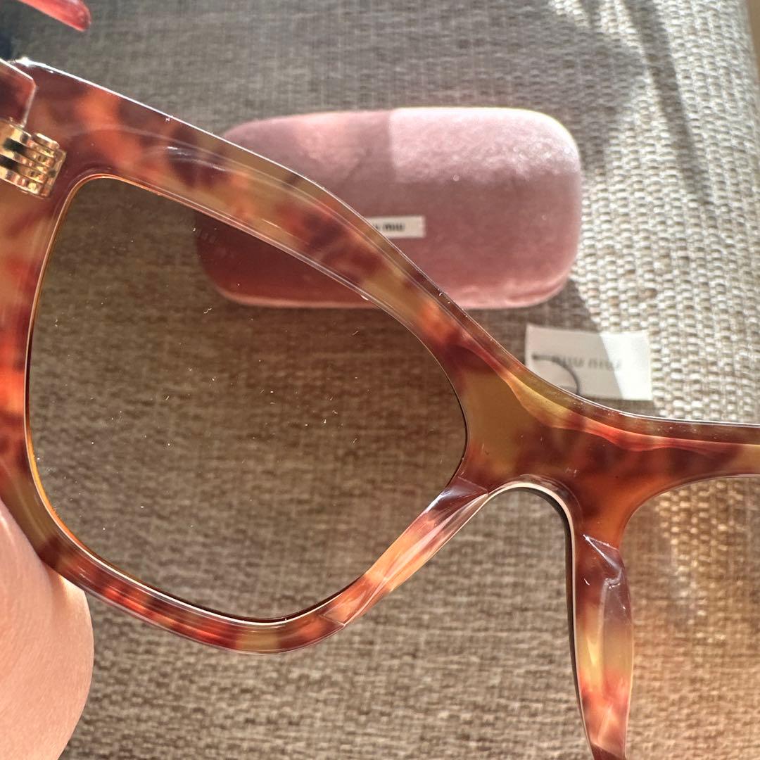MIU MIU キャットアイサングラス ブラウン タグ付き