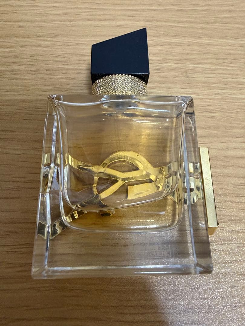 Yves Saint Laurent 香水　リブレ　LIBRE