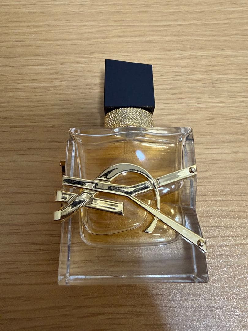 Yves Saint Laurent 香水　リブレ　LIBRE