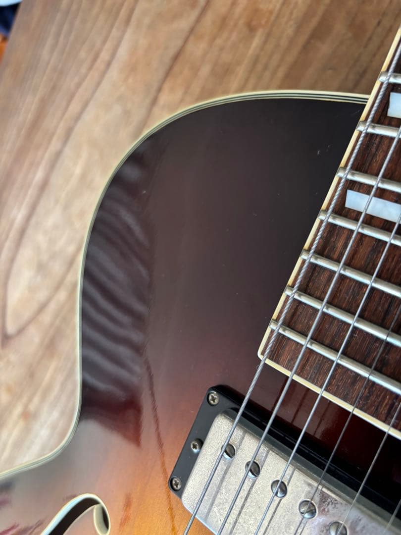 Eastman AR-175CE Sunburst ハードケース付属