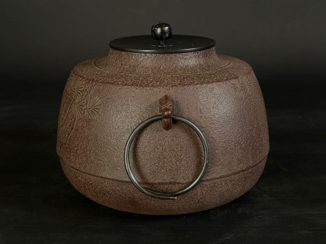 【美品】『母』 老松地紋 繰口肩衝釜 浄清 共箱 栞 炉釜 茶道具（129あ③）