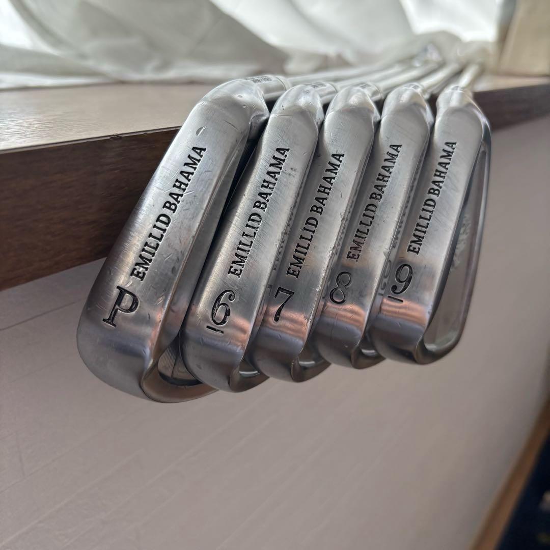 エミリッドバハマ B702 アイアン（5本セット）オリジナルヘッドカバー付き