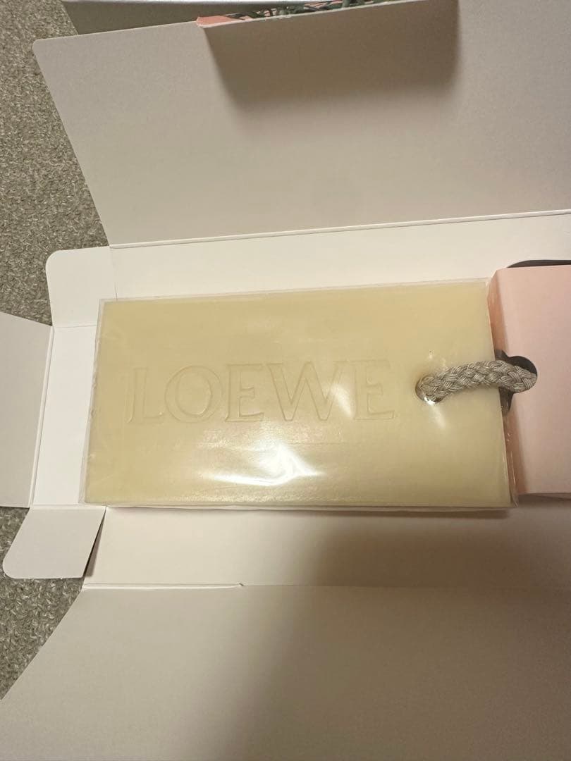 LOEWE クリーム色キャンドル