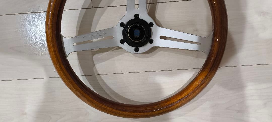 ステアリング　ポール・リカール　ナルディホーンボタン付き！　中古品