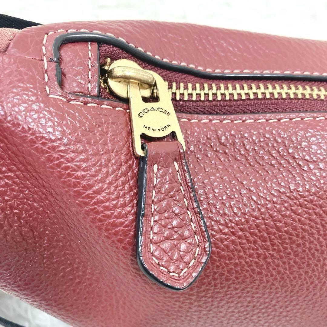 美品✨　コーチ　ボディバッグ　ワーレンベルトバッグ　バーガンディ　シグネチャー