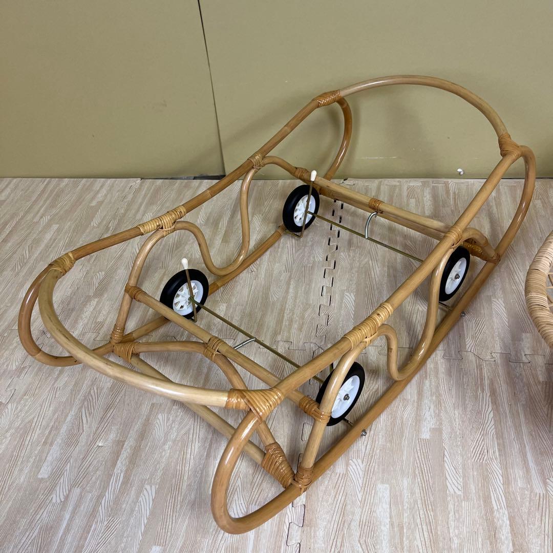 ☆程度良好☆　籐のベビーベッド　ゆりかご　格納式ローラー付