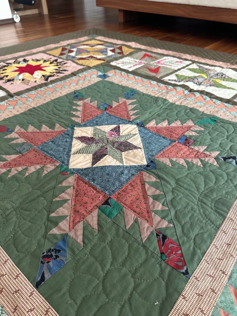 ハンドメイドパッチワーク　ベットカバー　タペストリー