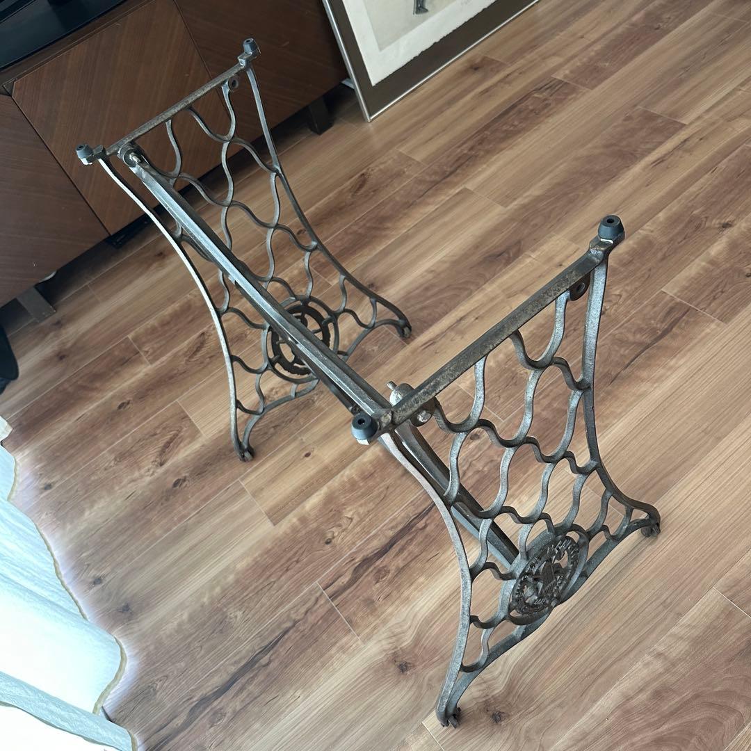 SINGER ミシン台リメイクガラステーブル