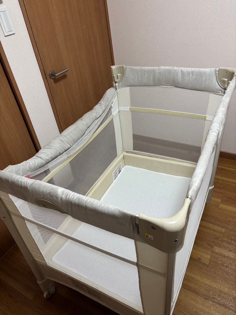 Apricaベビーベッド ココネルエアープラスABホワイトベージュ