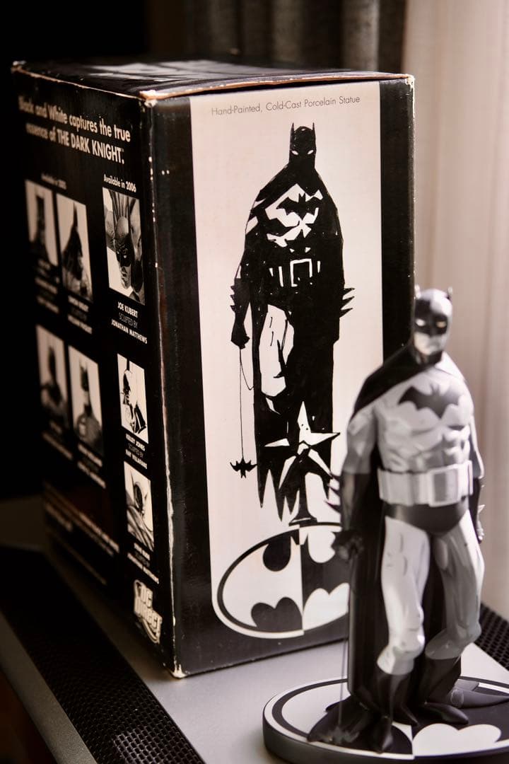 ＤＣバットマン ヘルボーイ ブラック＆ホワイト フィギュア マイク・ミニョーラ