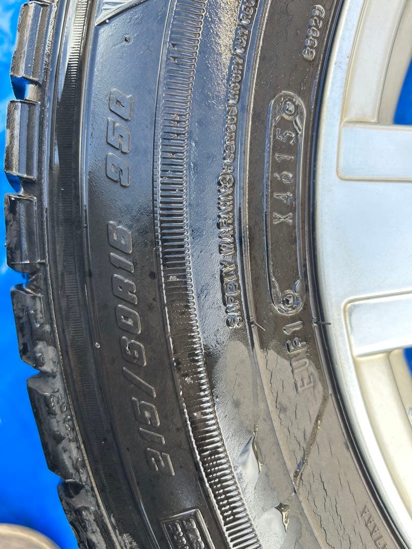 スタッドレスタイヤ、ホイールセット　16インチ　クラウン、ミニバン等に