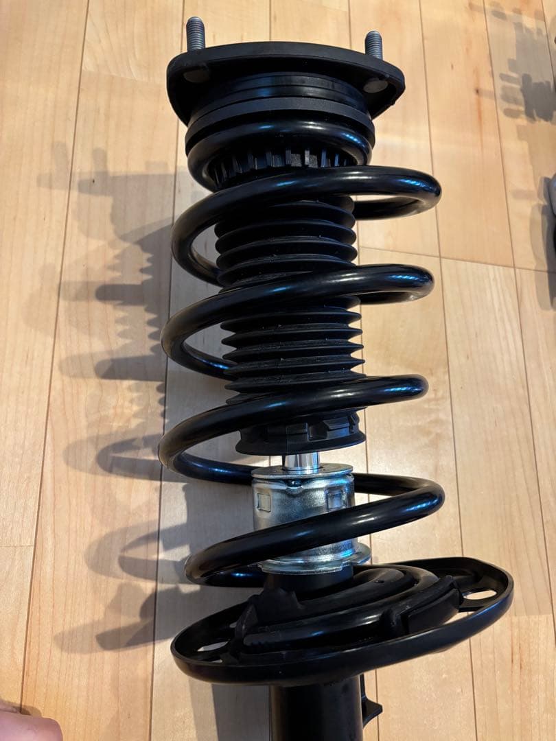 【美品】新車5000キロ外し mazda6 アテンザ gj 純正サスペンション