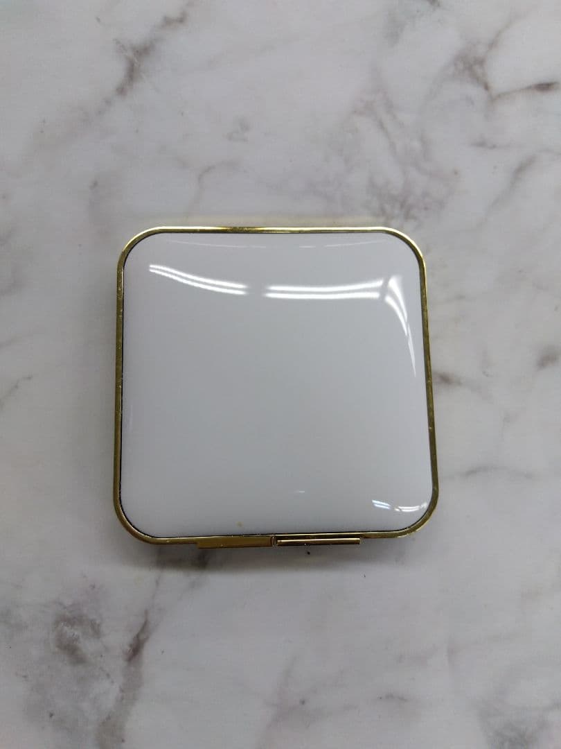 トムフォード シアーチークデュオ 05 リソム