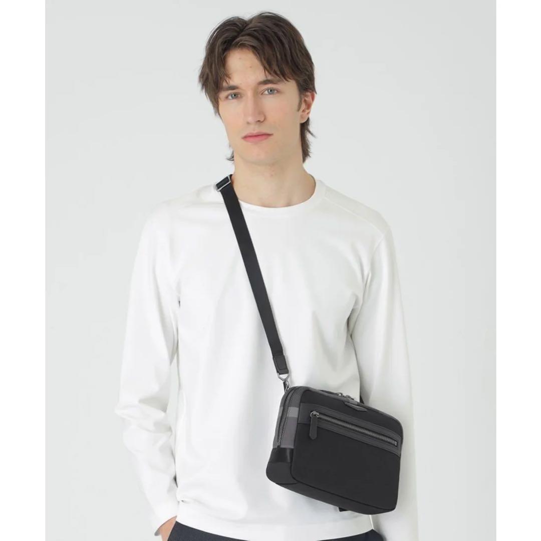 【完売品】ブラックレーベルクレストブリッジ　ショルダーバッグ