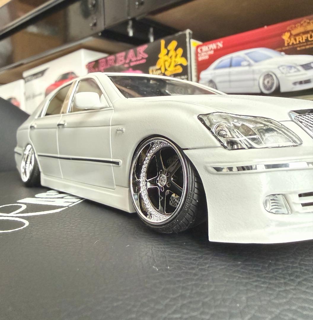 アオシマ モードパルファム GRS182 クラウン