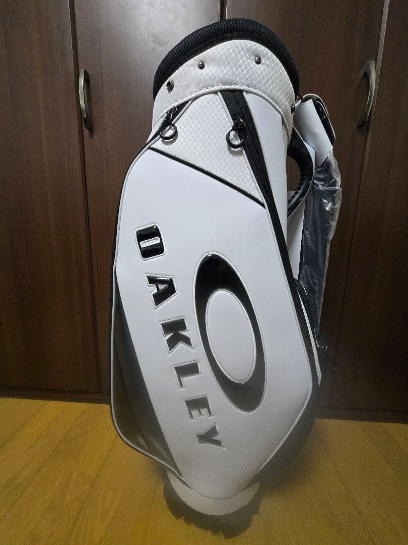 OAKLEY キャディバッグ ホワイト・ブラック