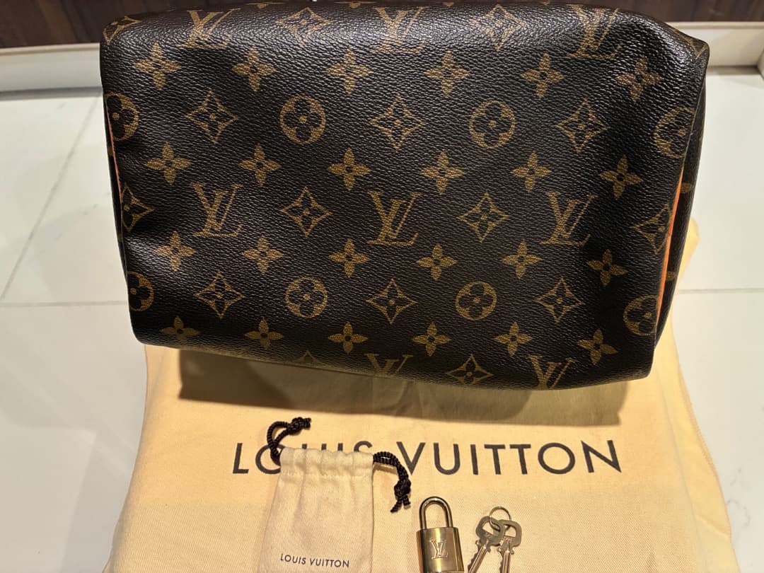 LOUIS VUITTON ルイヴィトン　スピーディ25