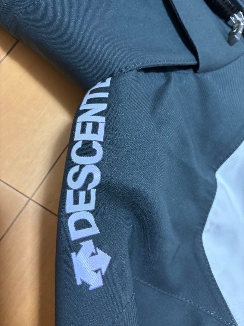 美品 デサントMove Sport スキーウェアジャケットのみ180cm