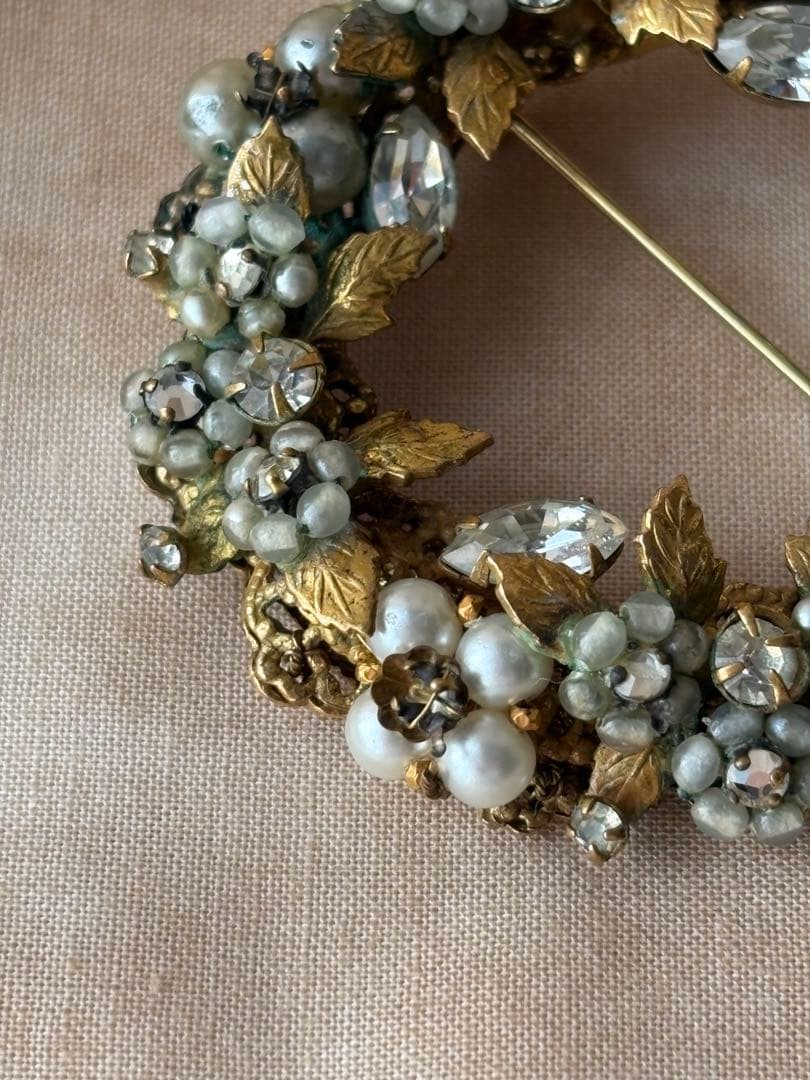 Original by Robert 花輪ブローチ